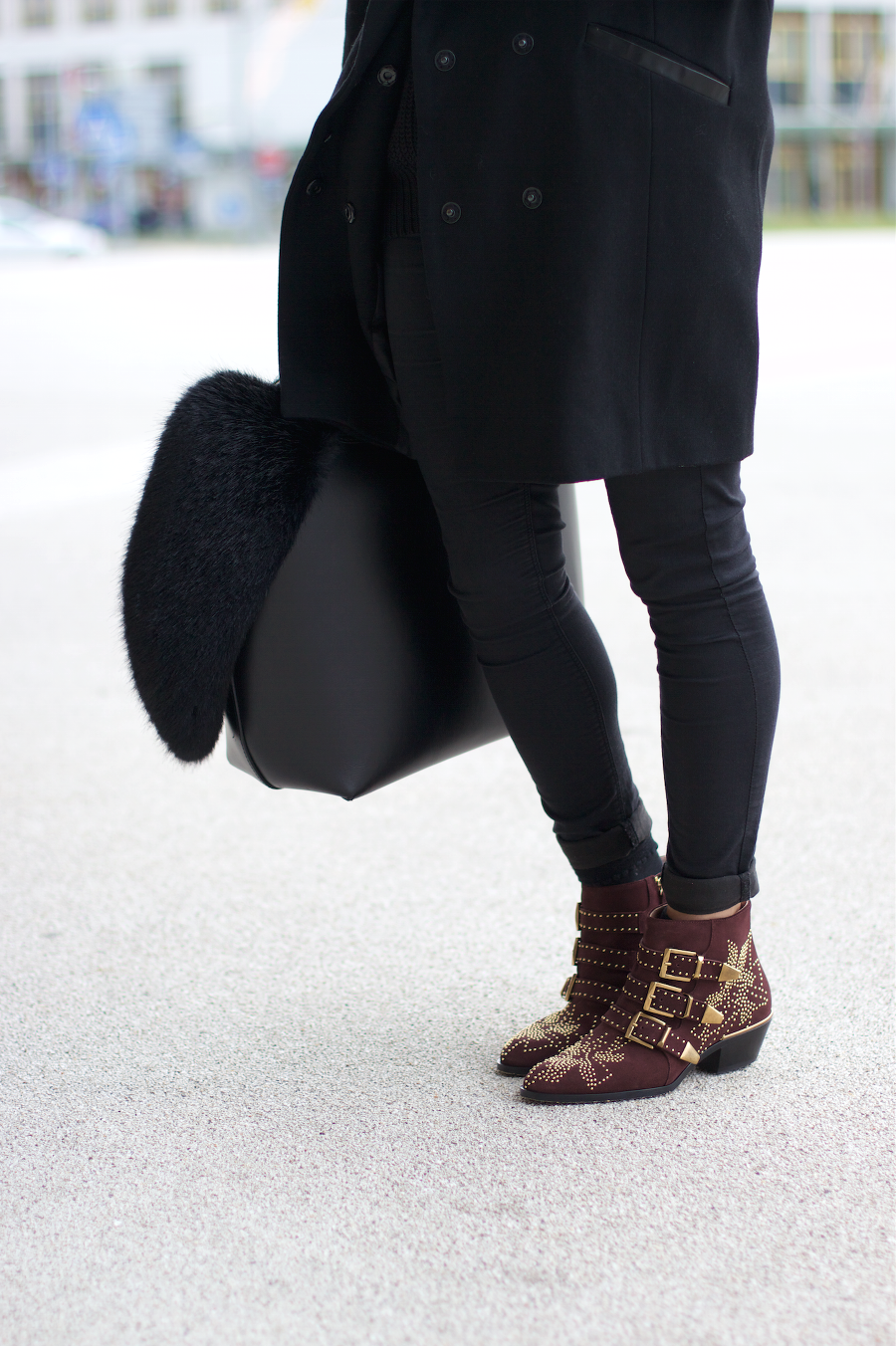 Chloe Susanna Boots Black Outfit Idea