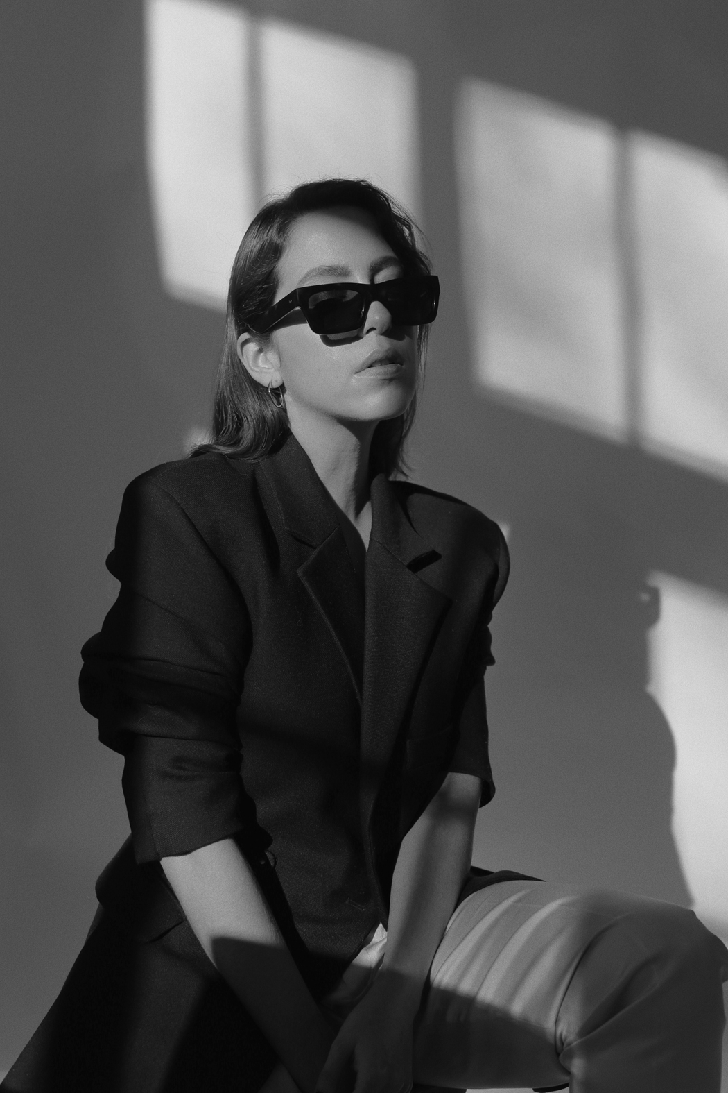 The Look - Fiona Dinkelbach Jacquemus Blazer & Sun Buddies Sunglasses