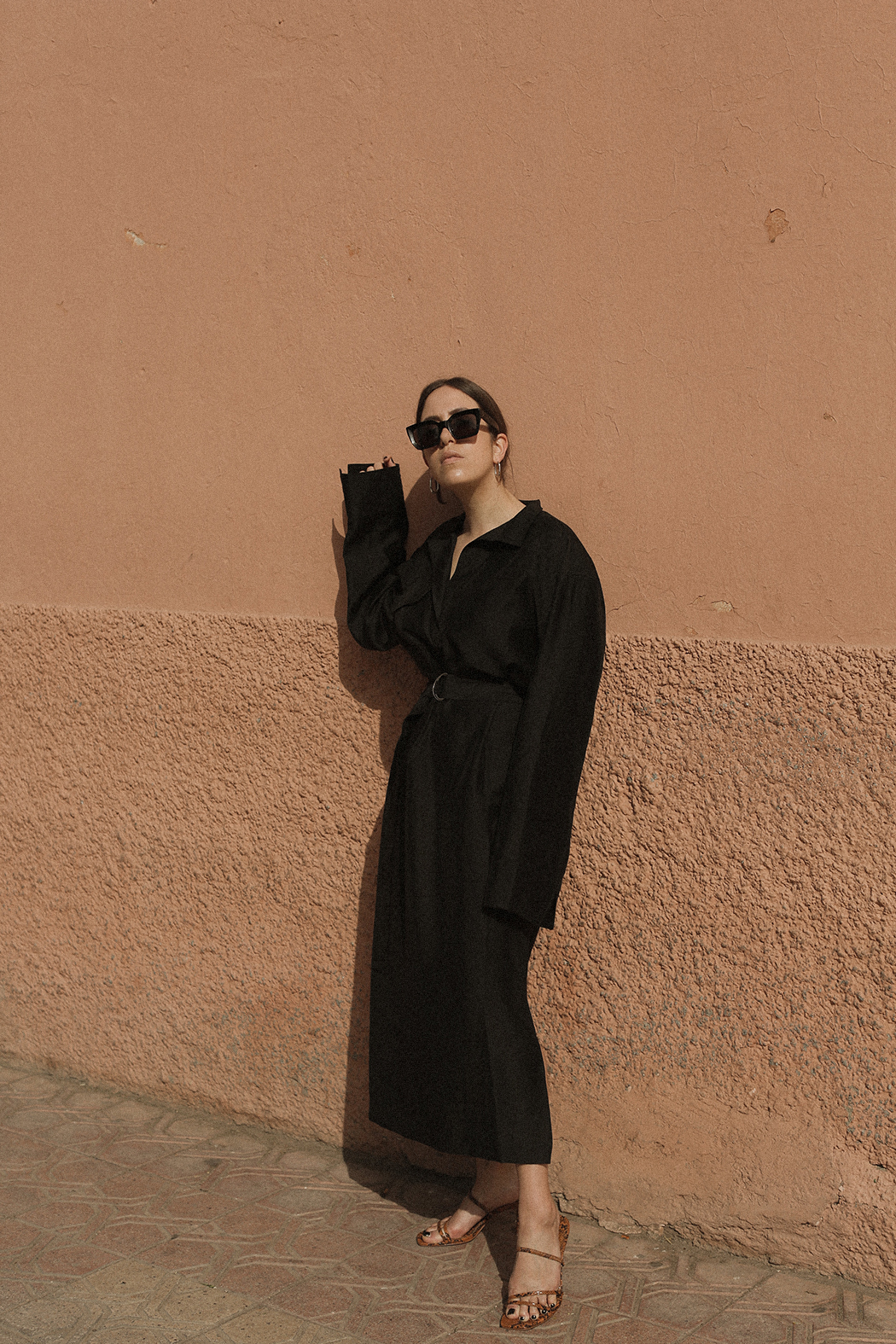 The Look: Arket Belted Dress in Marrakech. Fiona Dinkelbach