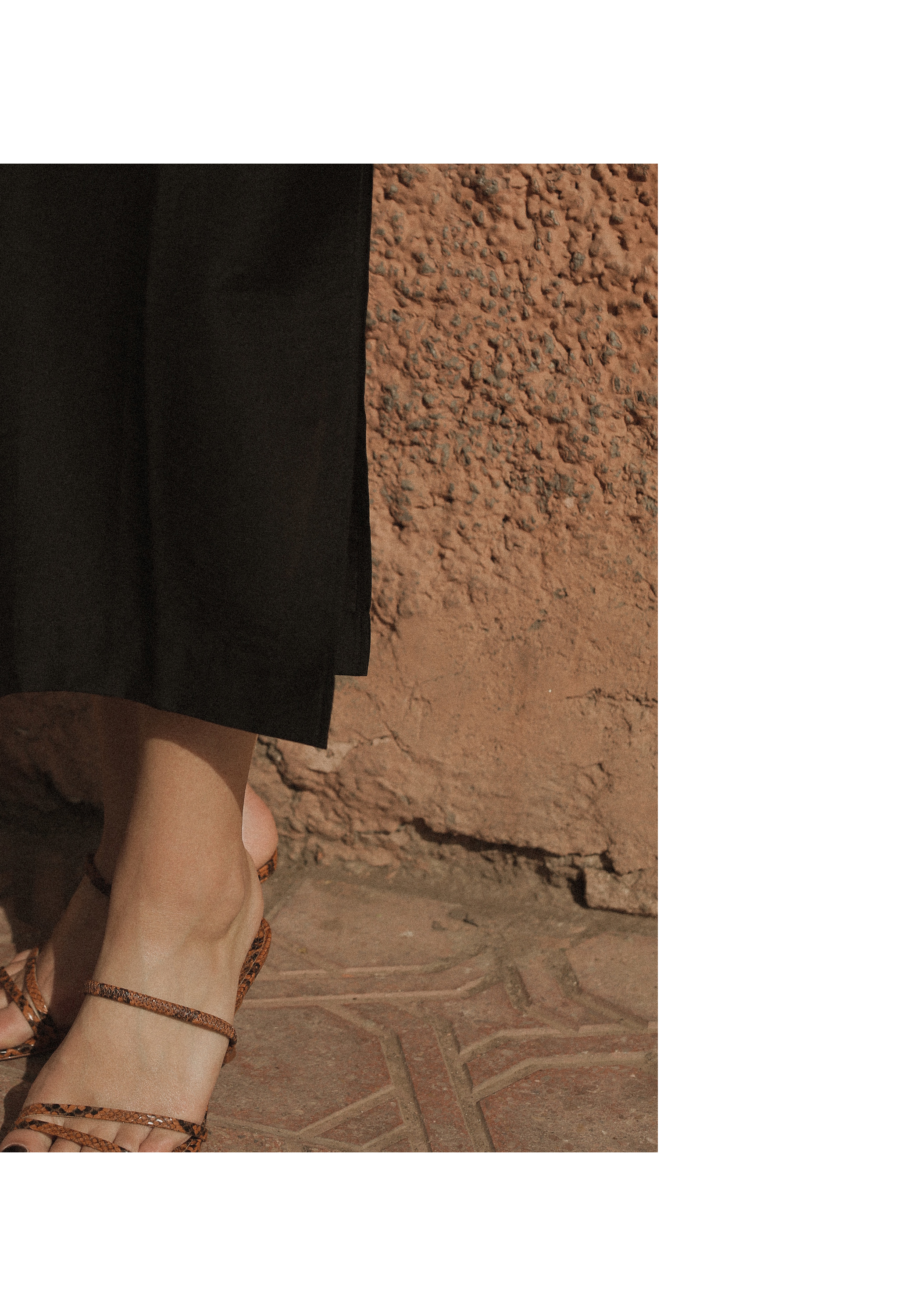 The Look: Arket Belted Dress in Marrakech. Fiona Dinkelbach