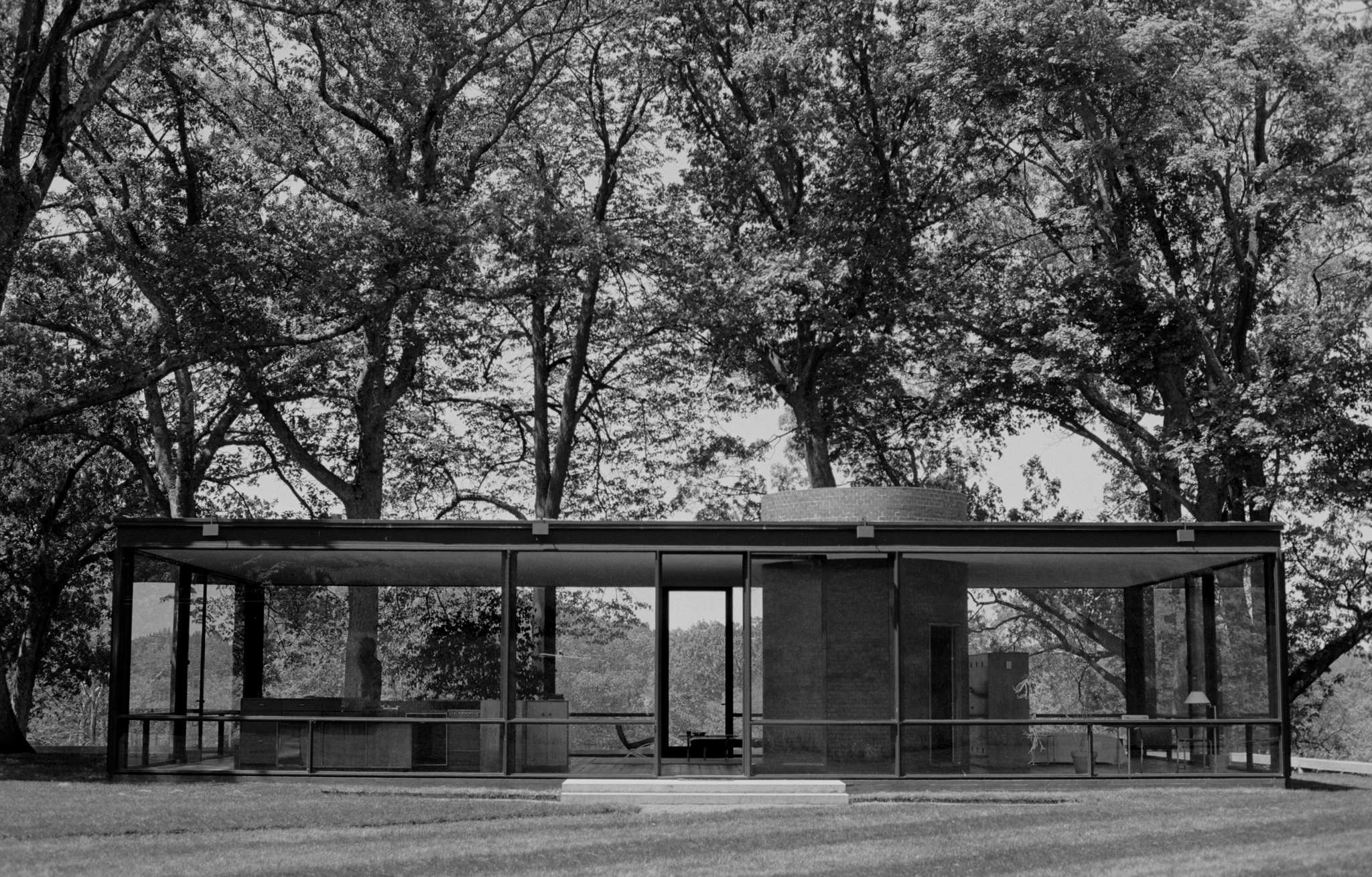 Reflecting Transparency⸺Philip Johnson's Iconic Glass House